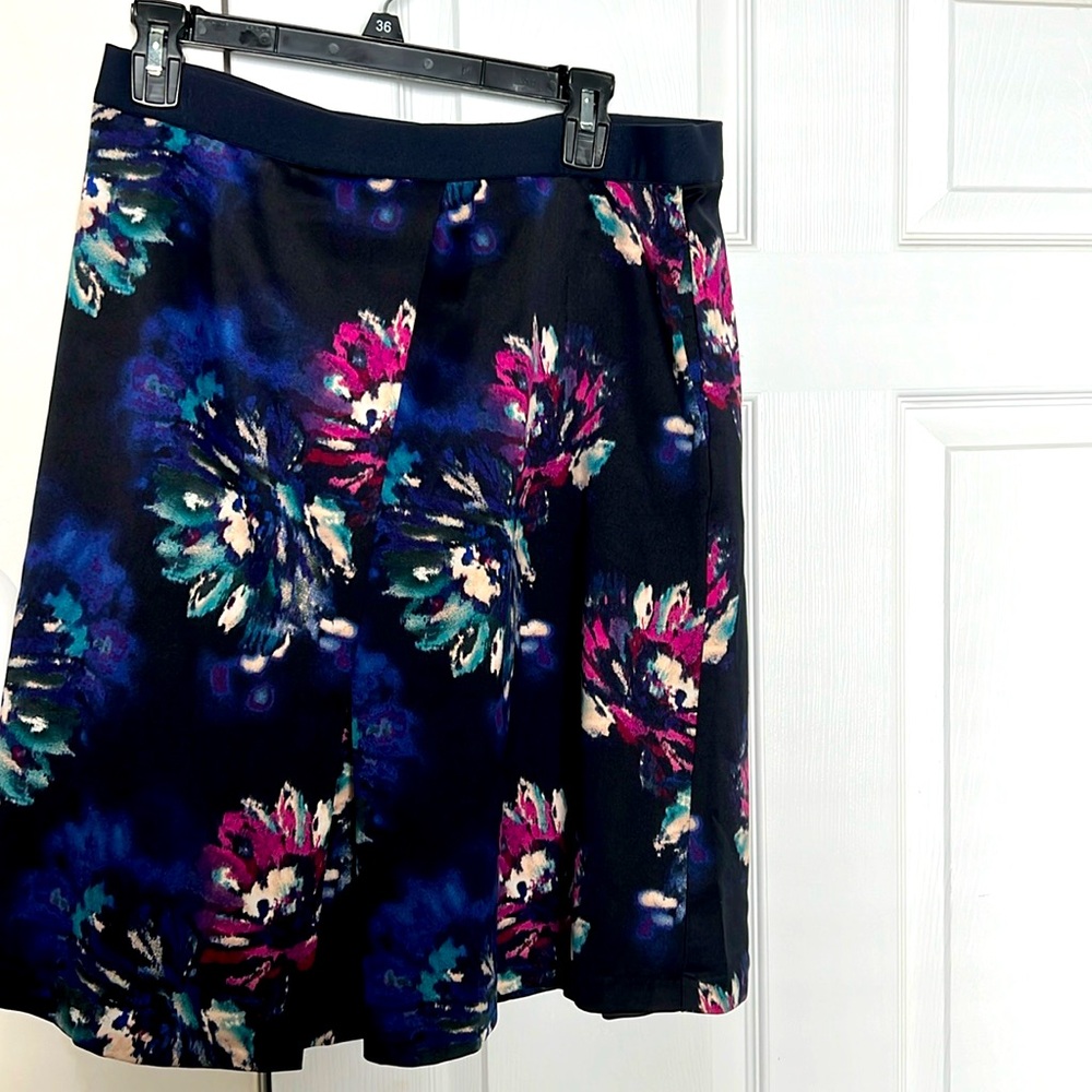 Women’s skirt with pockets